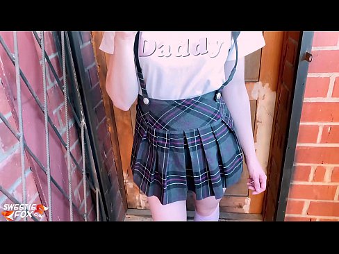 ❤️ Schoolgirl Sikini derinden Sucks ve sınıflar yerine sikikleri. ❤️❌ Sikişmek bizde ❌❤